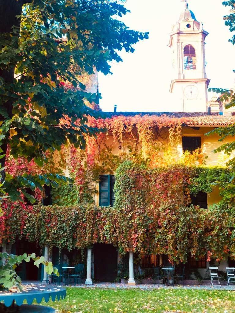 Bed and Breakfast Palazzo Sismonda Corneliano d'Alba Exterior foto
