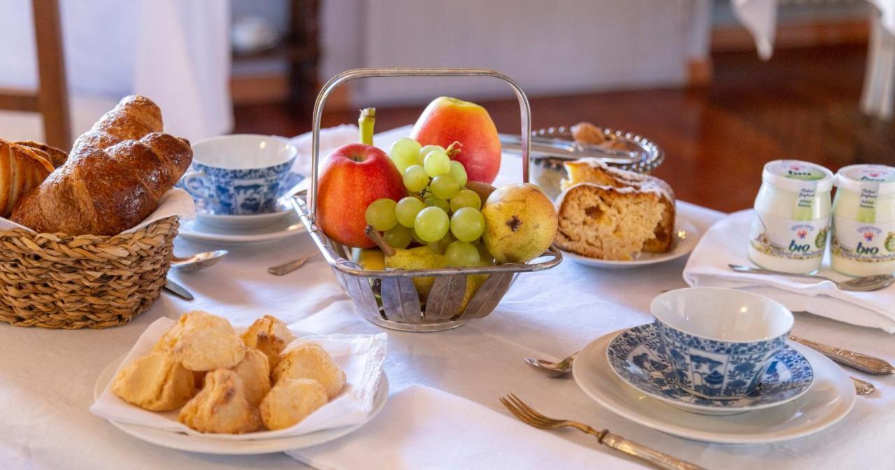 Bed and Breakfast Palazzo Sismonda Corneliano d'Alba Exterior foto