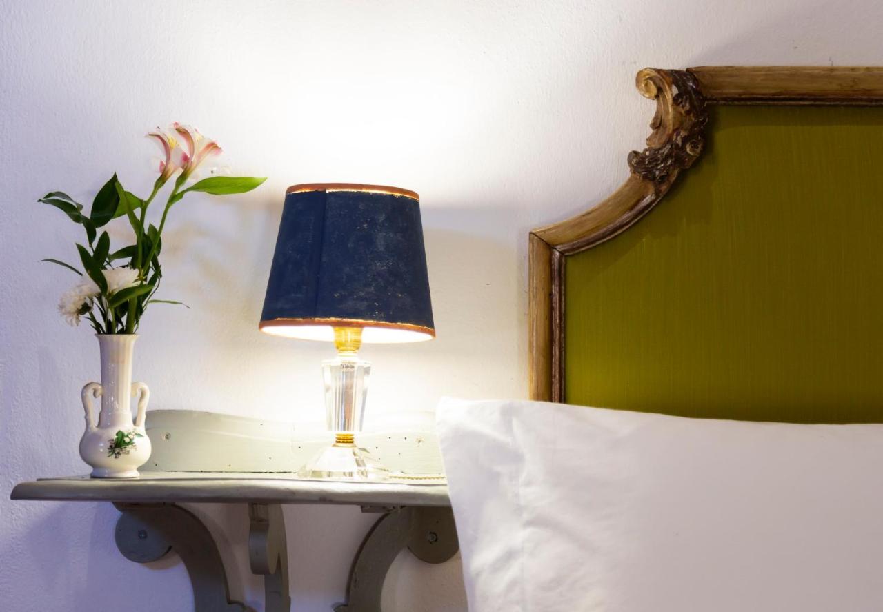 Bed and Breakfast Palazzo Sismonda Corneliano d'Alba Exterior foto