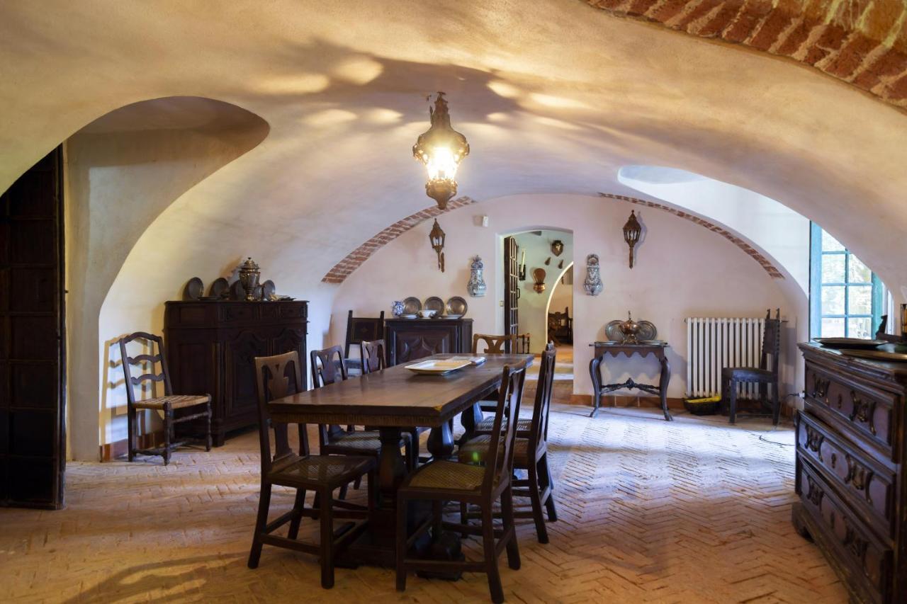 Bed and Breakfast Palazzo Sismonda Corneliano d'Alba Exterior foto